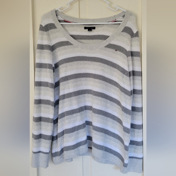 NWOT Tommy Hilfiger Striped Sweater - Picture 1 of 6
